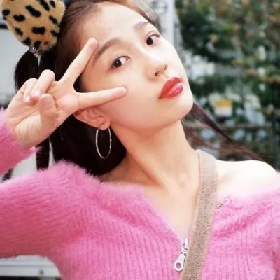 她很漂亮